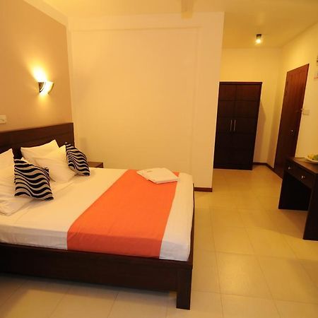 Hotel Shanelo Negombo Zewnętrze zdjęcie